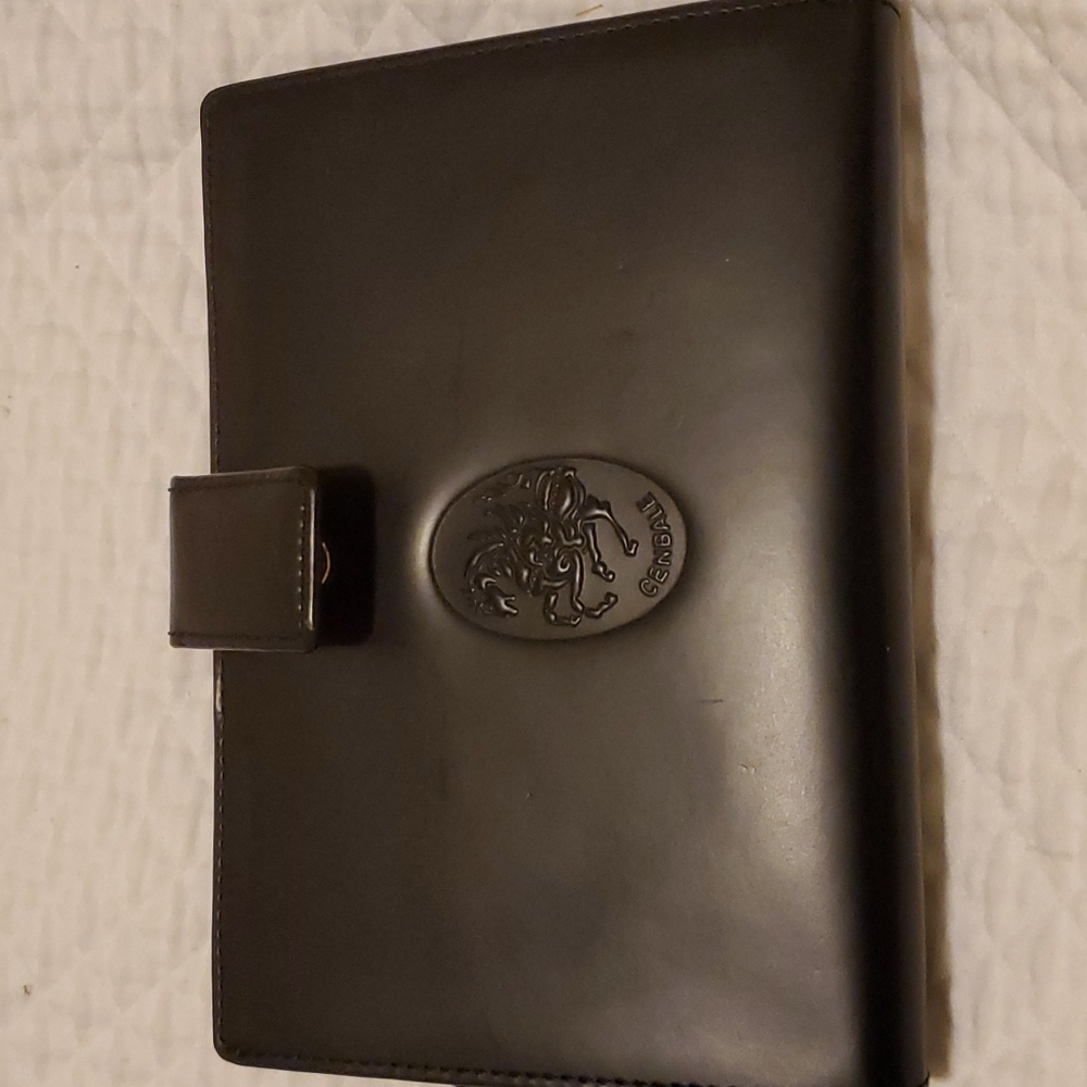 Leonardo cenbale Italy black genuine leather wallet.